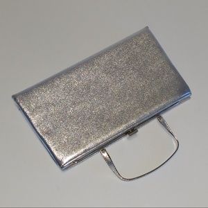 *Ande Unique Metal Handle Silver Bag Clutch
